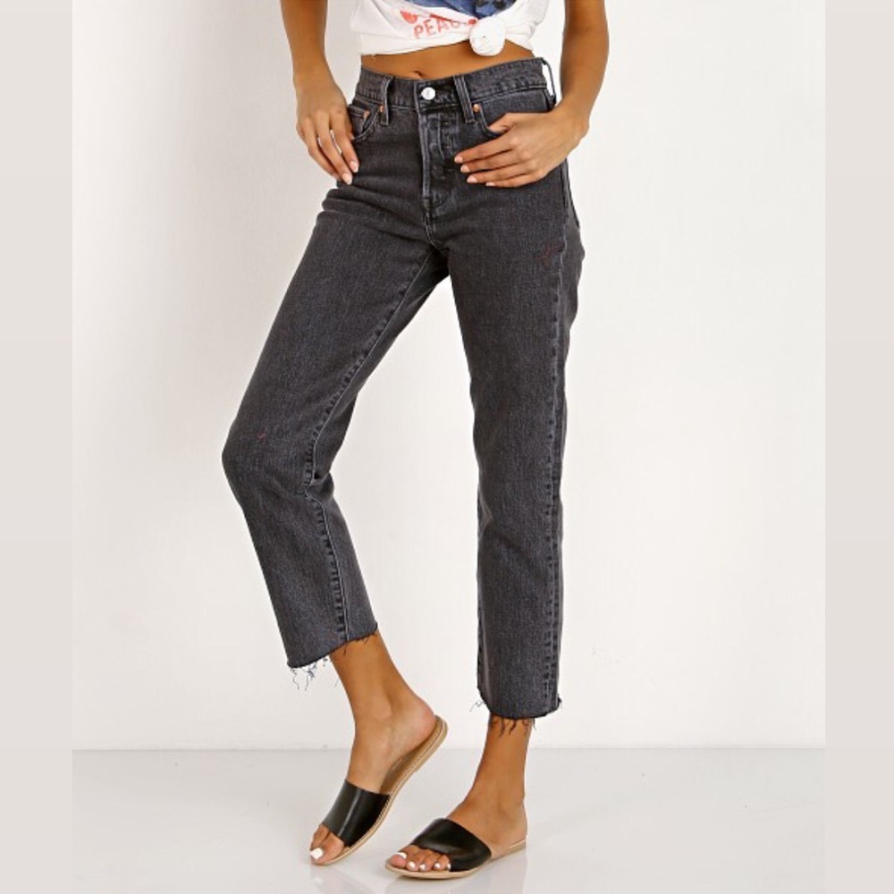 Levi's Wedgie Straight Leg Jean in That Girl Medium Wash